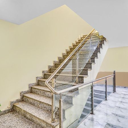 Hotel O Prince Home Stay Near Ambience Mall New Delhi Exteriör bild