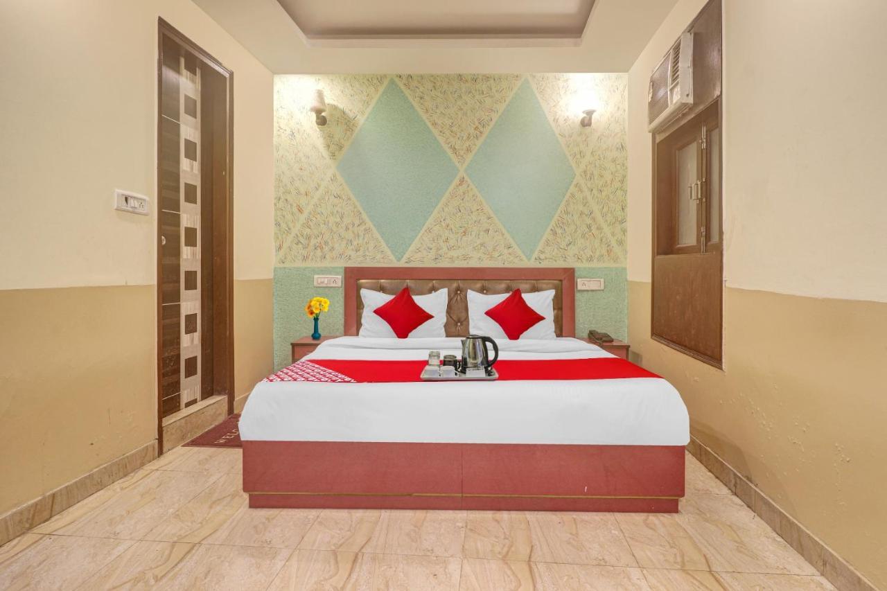 Hotel O Prince Home Stay Near Ambience Mall New Delhi Exteriör bild