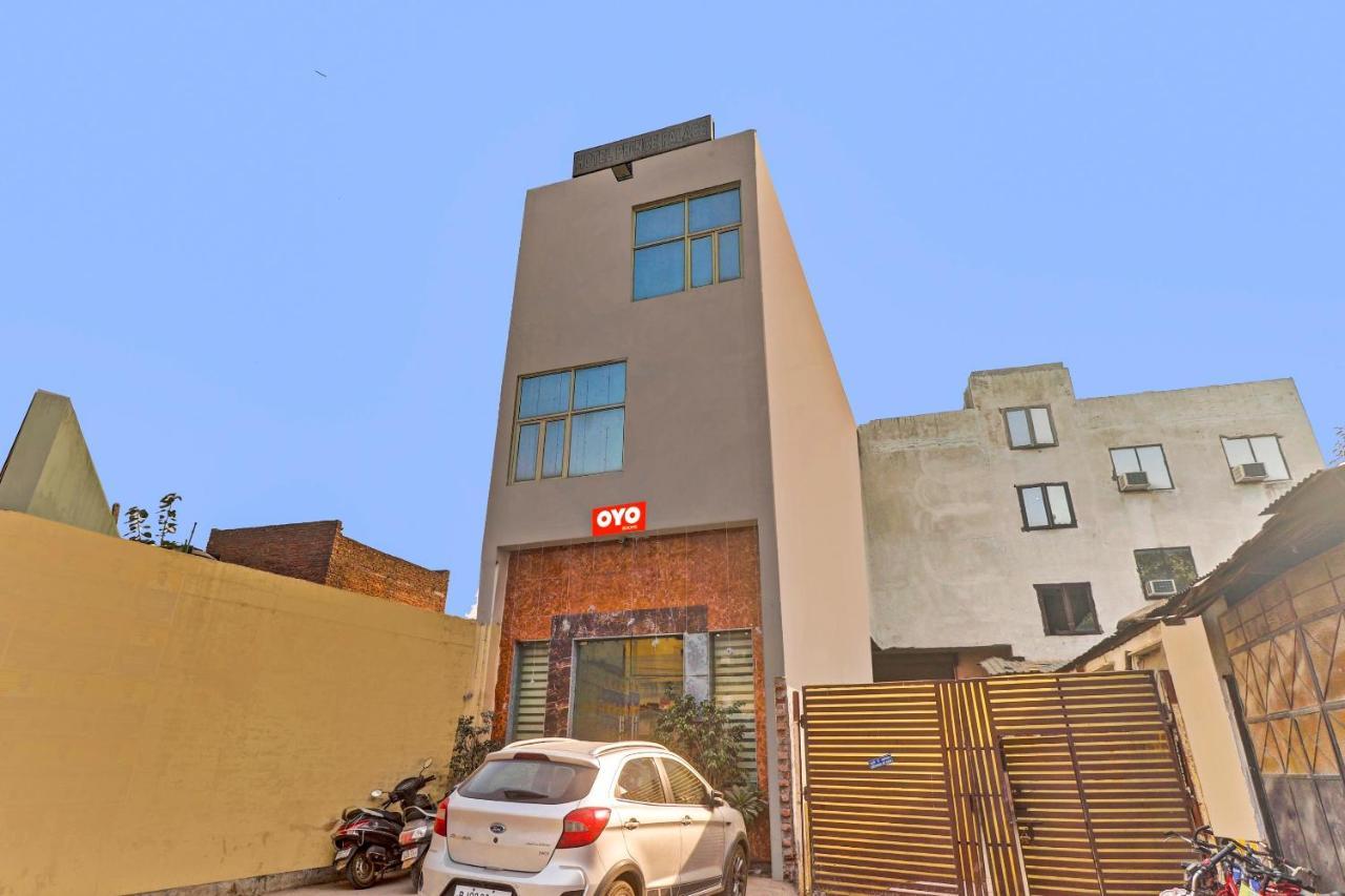 Hotel O Prince Home Stay Near Ambience Mall New Delhi Exteriör bild