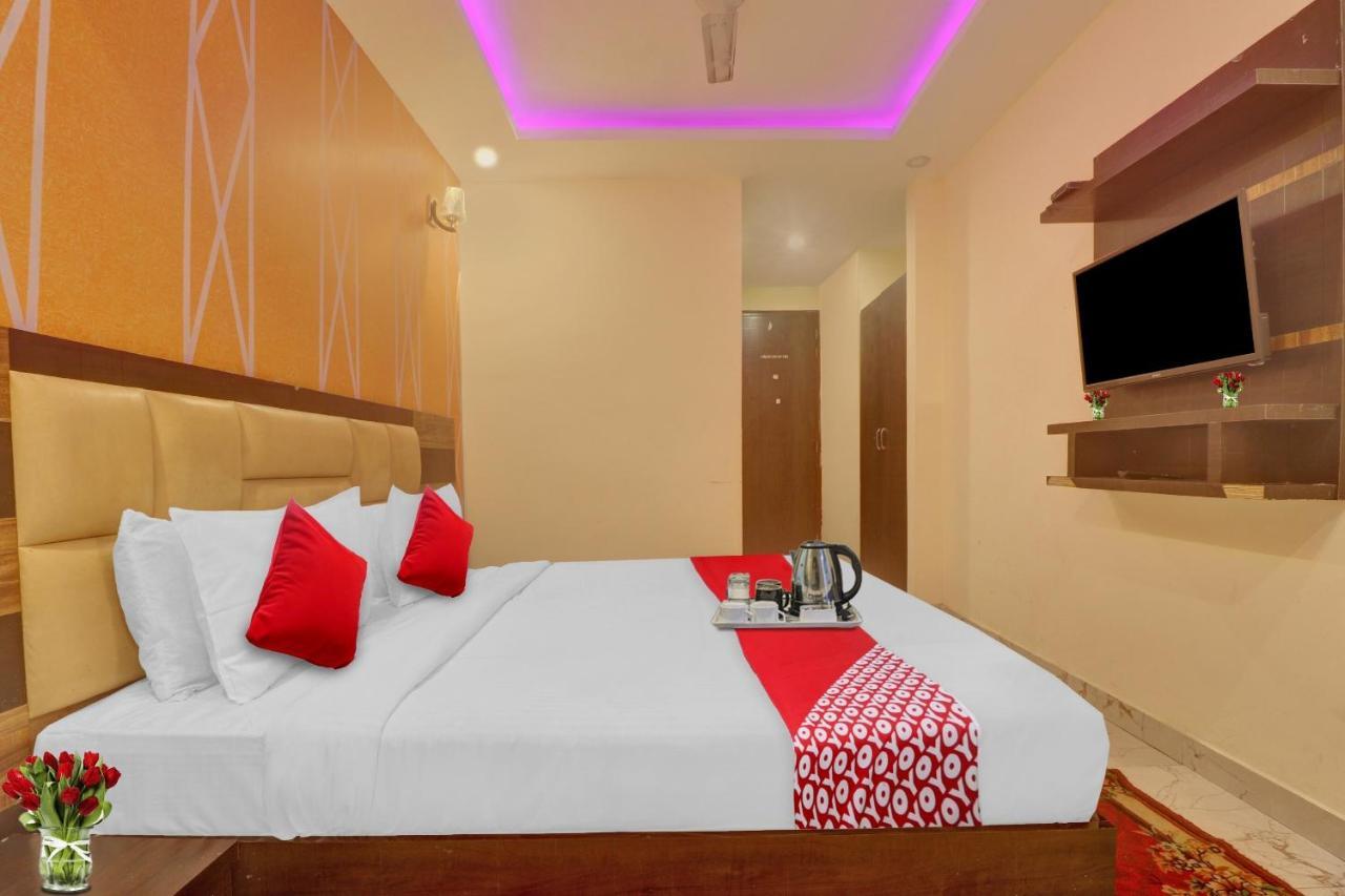 Hotel O Prince Home Stay Near Ambience Mall New Delhi Exteriör bild