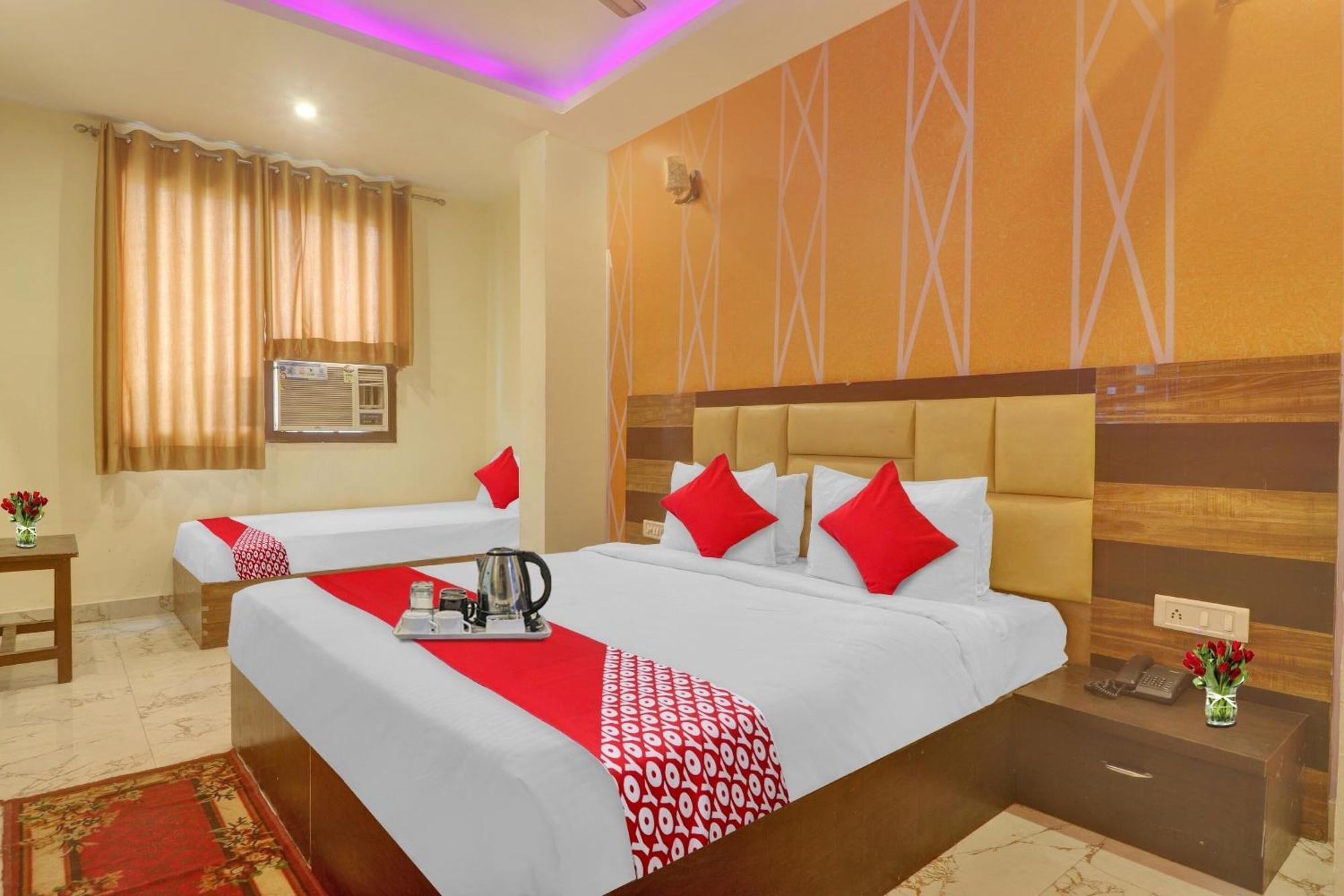 Hotel O Prince Home Stay Near Ambience Mall New Delhi Exteriör bild