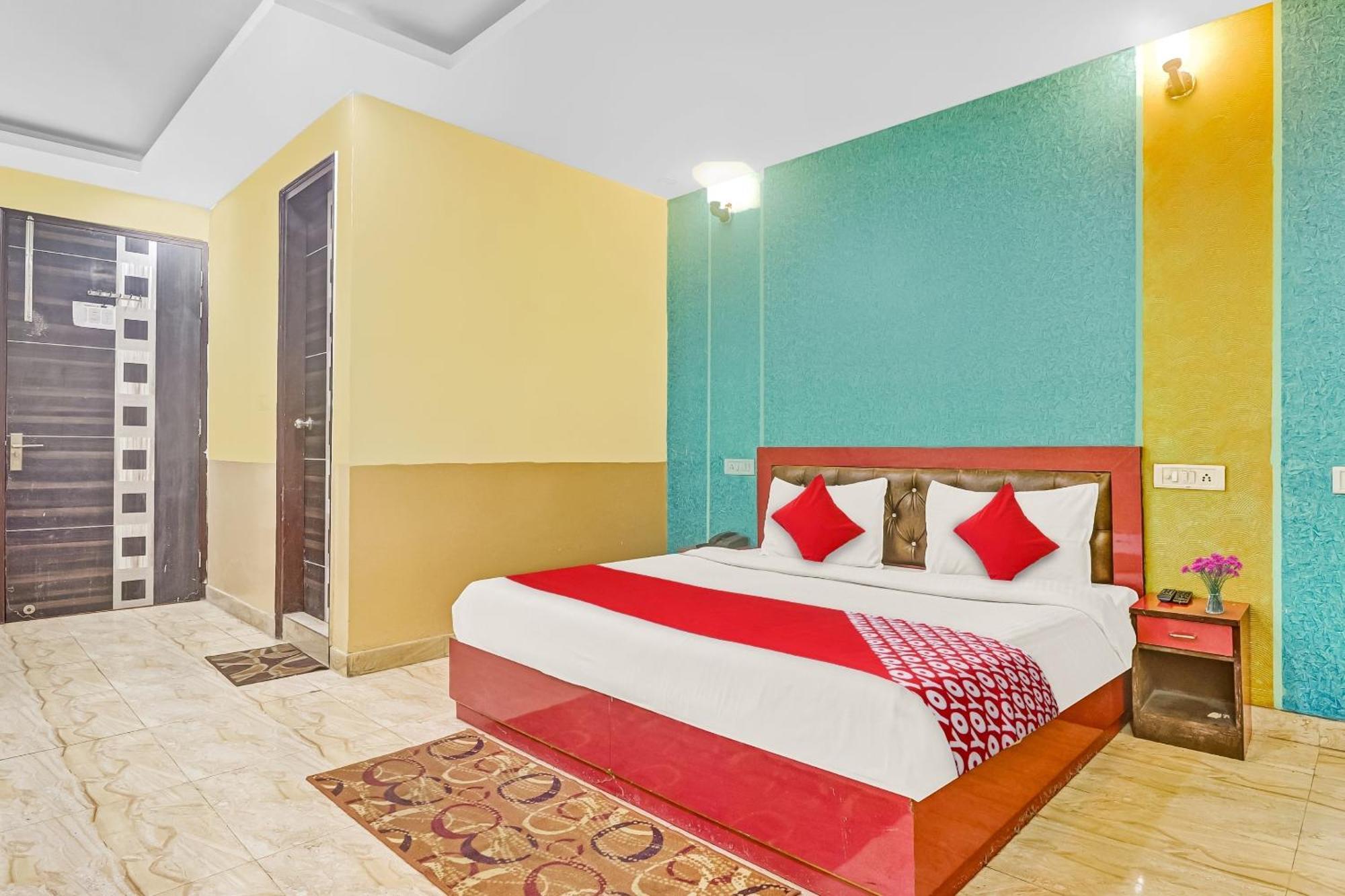 Hotel O Prince Home Stay Near Ambience Mall New Delhi Exteriör bild
