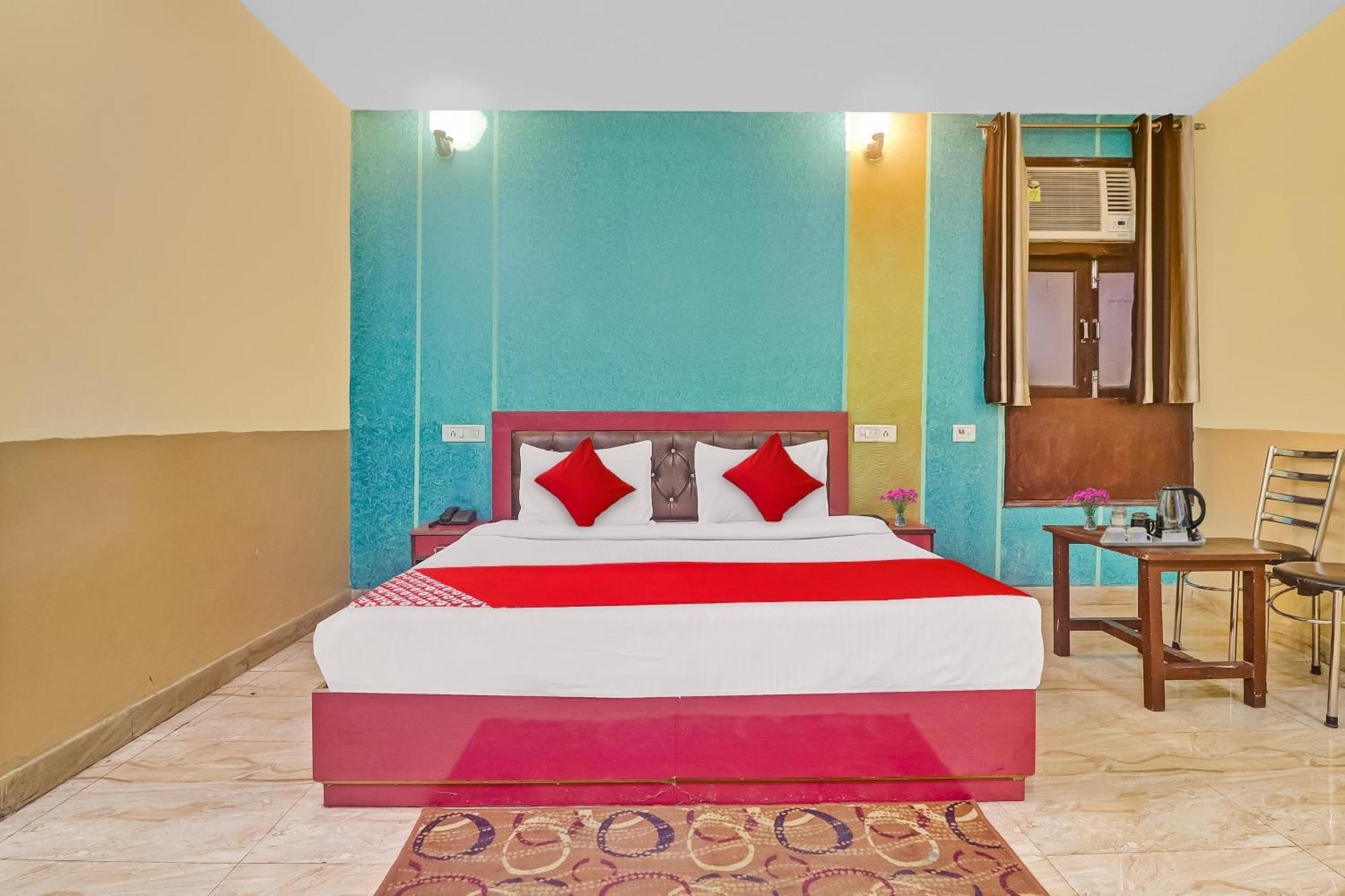 Hotel O Prince Home Stay Near Ambience Mall New Delhi Exteriör bild
